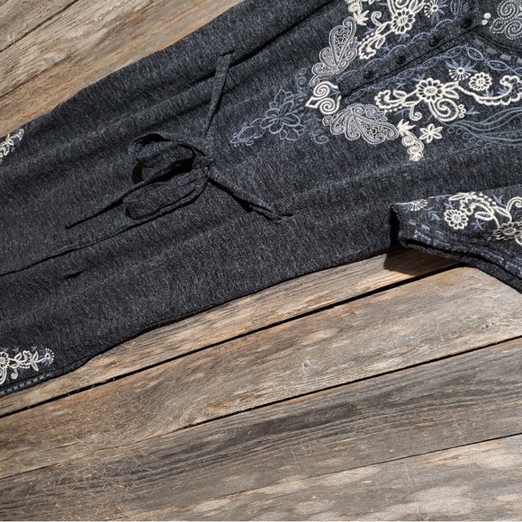 Bohemian Embroidered T-Shirt Dress
Boho Chic Grey Size M Monoreno Festival - Picture 3 of 7